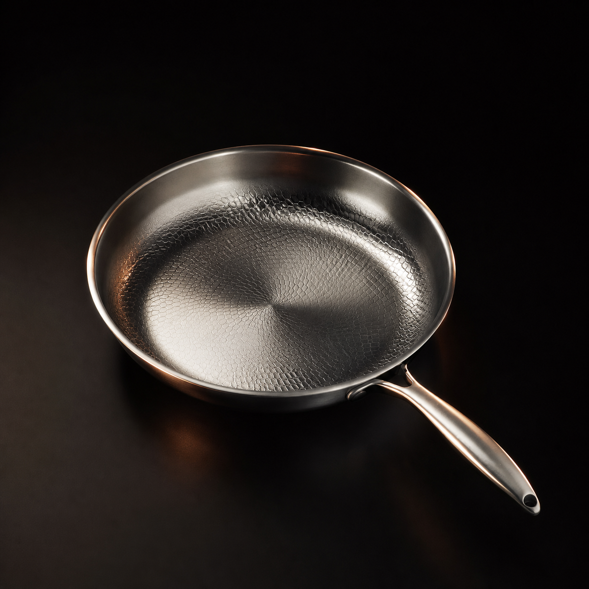 Handgehamerde titanium roerbakset met 1 deksel (20, 20 en 25 cm)