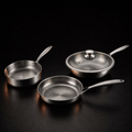 Handgehamerde titanium roerbakset met 1 deksel (20, 20 en 25 cm)