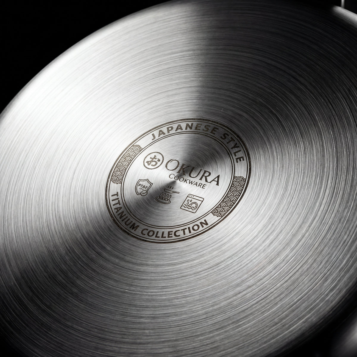 Handgehamerde titanium pan | Limited Edition